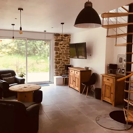Maison En Pierre Entierement Renovee.